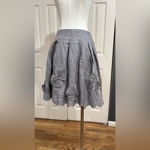 ANTHROPOLOGIE Gray box-pleat, Full/circle Skirt, Cutouts, appliqués cotton/linen